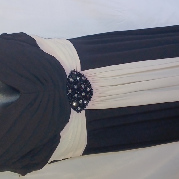 Jessica Howard Midi Dress - Size 8, Black & white with lilac accents - Picture 3 of 7